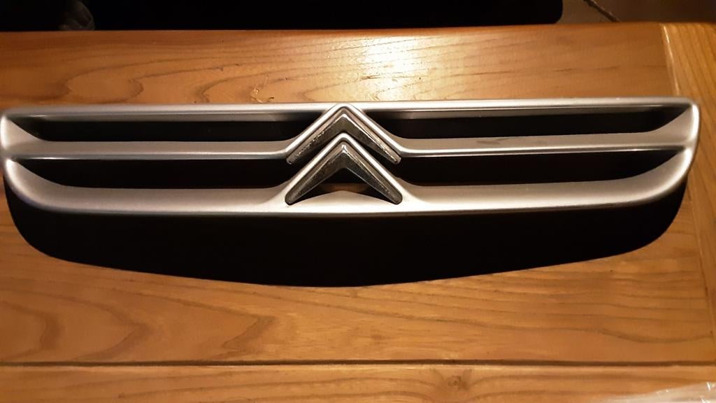 2 x Grille voor Citroën Xantia model 2. Zilver en/of blauw., Auto-onderdelen, Gebruikt, Voor, Citroën