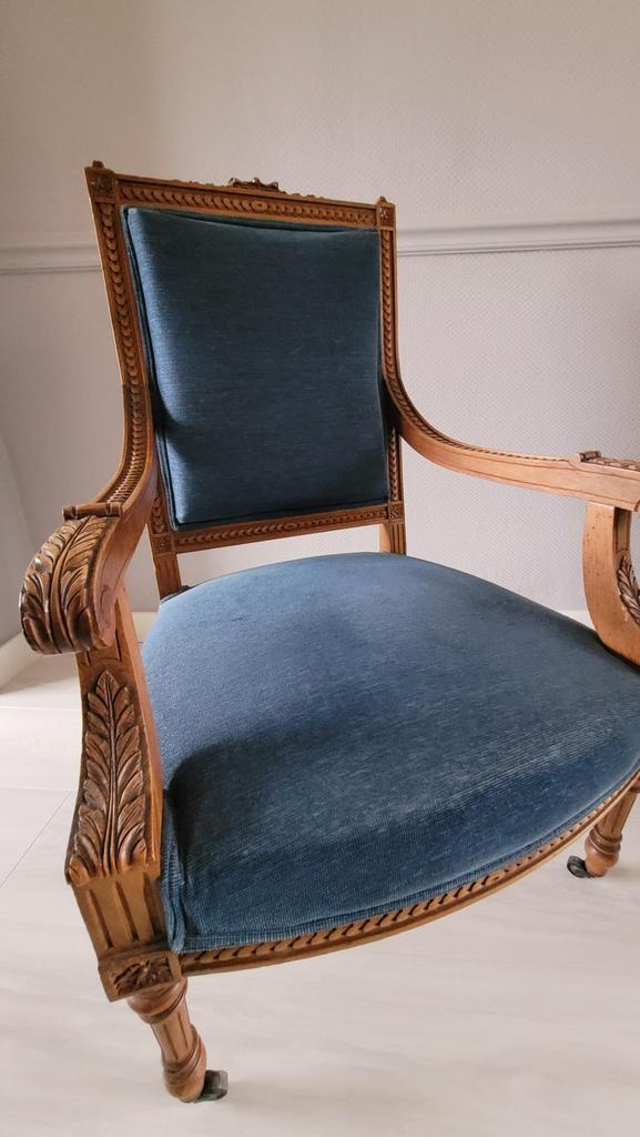 Twee zetels Louis XVI, Enlèvement