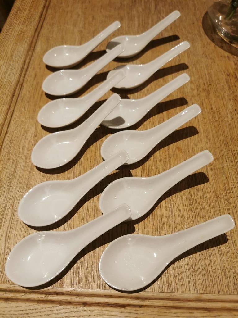 12 cuillères à apéritif en porcelaine, Maison & Meubles, Enlèvement ou Envoi