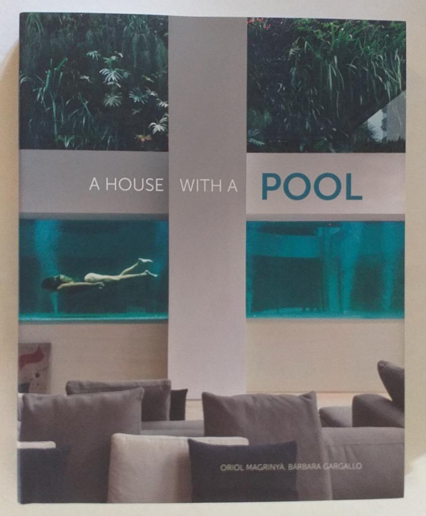 A house with a pool - Booq, 2021. - 277pp., Ophalen of Verzenden, Architecten