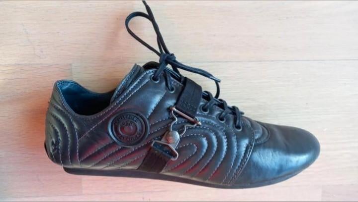 Sneakers Pataugas neuves en cuir noir, t.38. Jamais portées., Enlèvement ou Envoi, Neuf, Noir