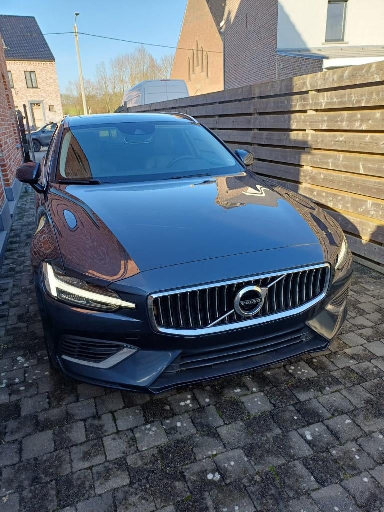 Volvo V60 T8 Plug-In Hybride | Direct vrij wegens firmawagen, Auto's, Volvo, Automaat, 4 cilinders, 1969 cc, Blauw