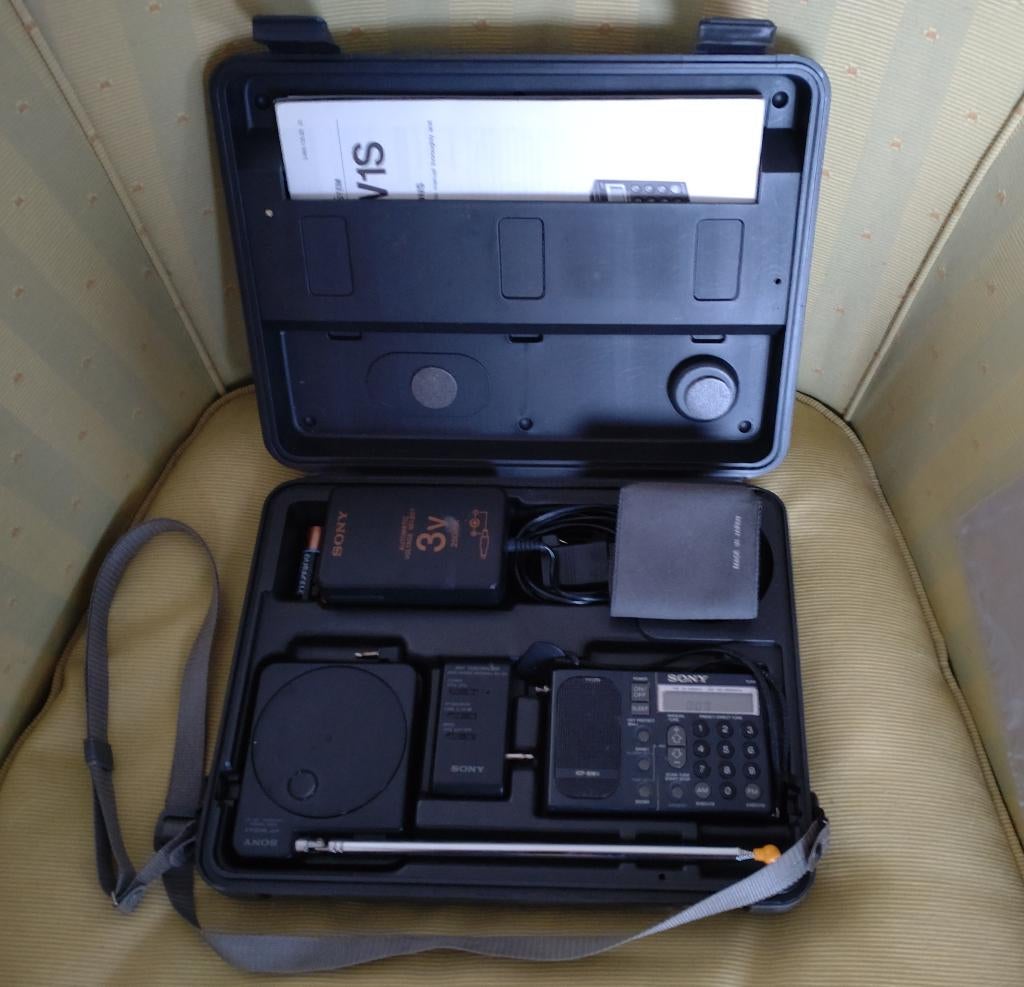 SONY ICF-SW1S VINTAGE DRAAGBARE RADIO LW/MW/SW/FM, Ophalen, Gebruikt, Radio