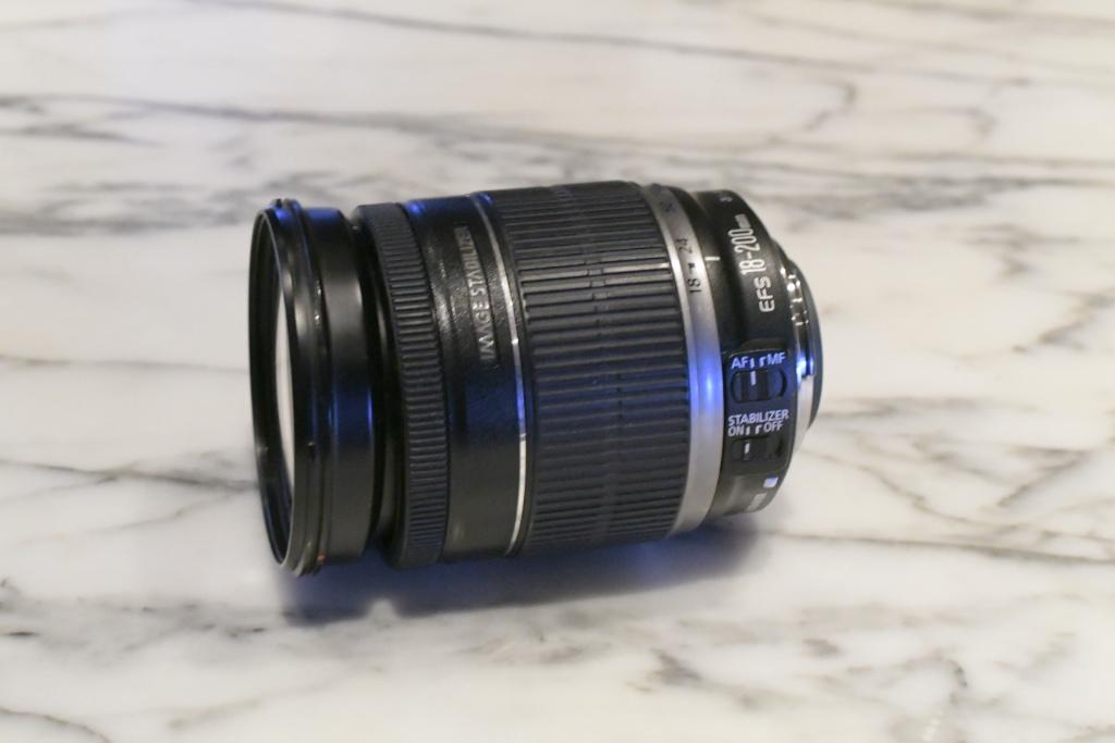 Canon EF-S 18-200mm/ f3.5-5.6 IS USM, Ophalen of Verzenden, 1980 tot heden, Lens of Lenzen