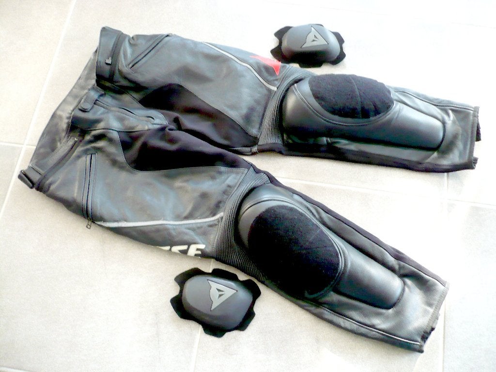 Pantalon cuir Dainese taille 50 court (25), Motos, DAINESE, Seconde main, Enlèvement ou Envoi, Pantalon | cuir
