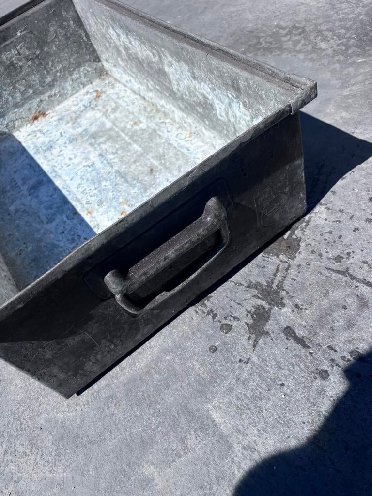 Bac métallique, empilable, Enlèvement, Comme neuf