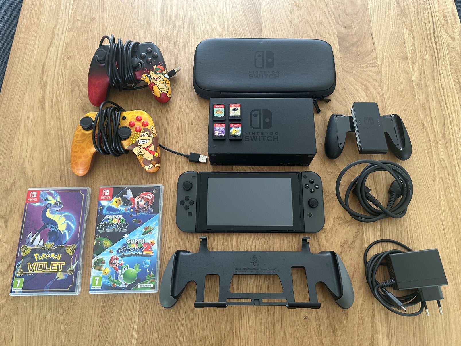 Nintendo Switch Set (V1) met 6 games en accessoires, Consoles de jeu & Jeux vidéo, Consoles de jeu | Nintendo Switch, Comme neuf