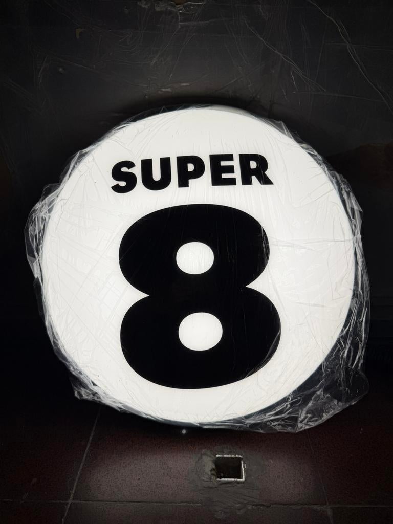 Nieuwe Super8 lichtreclame, Ophalen, Nieuw