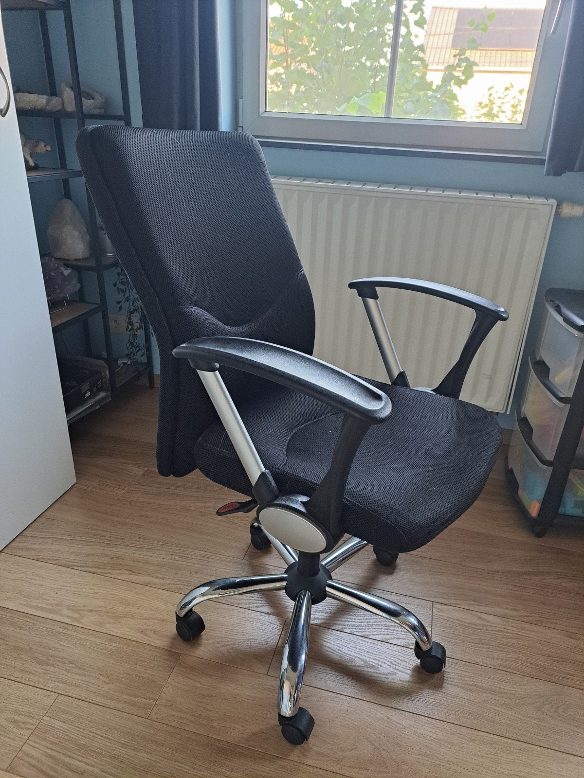 Zwarte bureaustoel, Ophalen, Bureaustoel