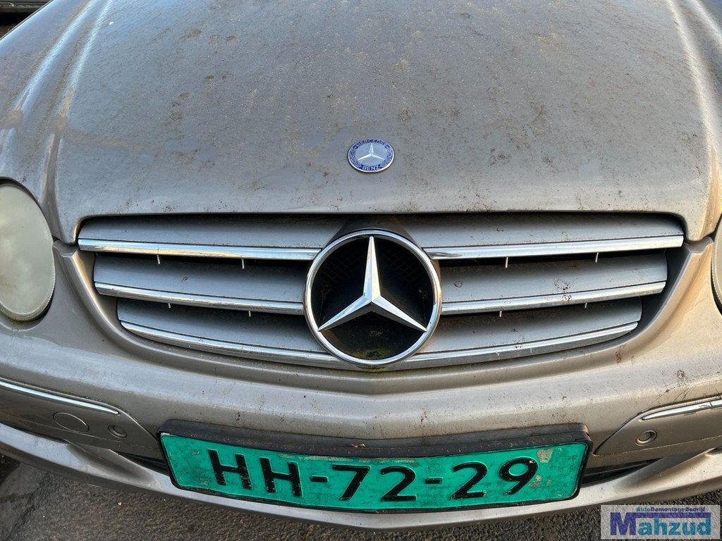 Calandre MERCEDES CLK W209 2002-2009, Mercedes-Benz AG, Mercedes-Benz, Utilisé, Mercedesstrasse 120
70372  Stuttgart, DE