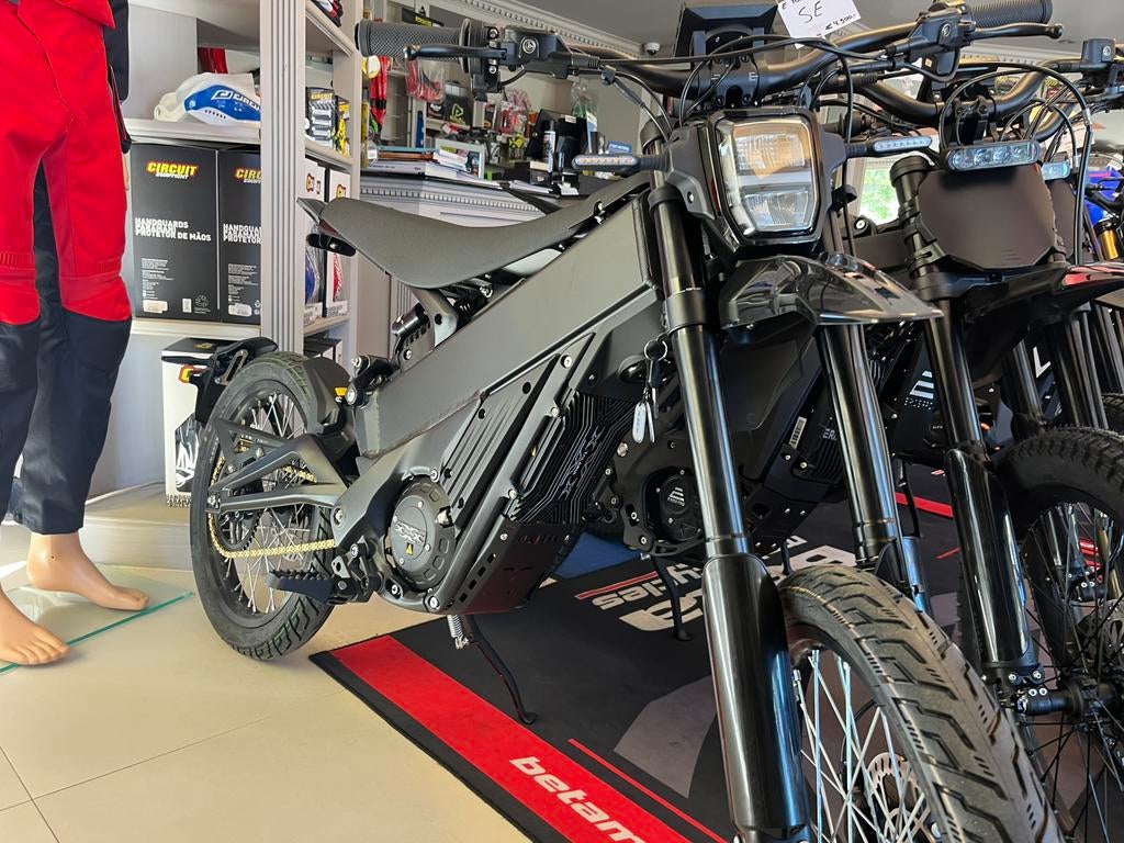 E-Bike Talaria XXX TL2500 V2 Black Edition, Ophalen, Zo goed als nieuw