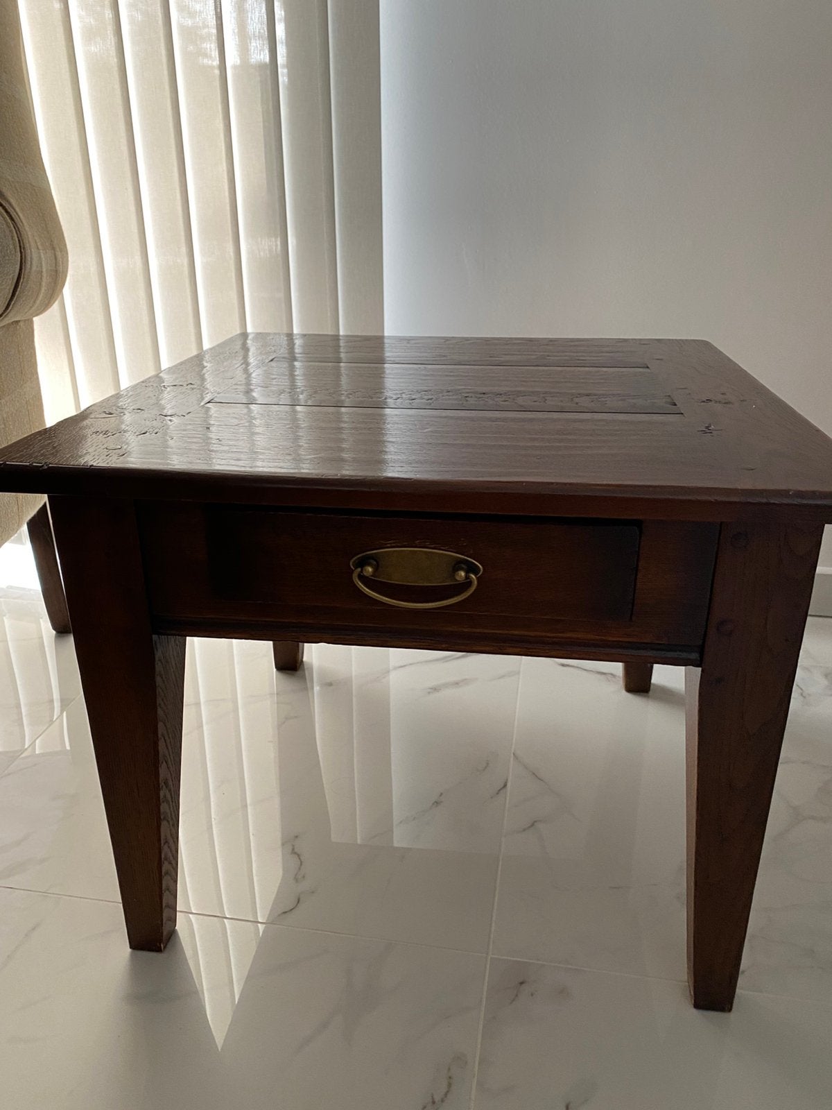 Salon tafel, Ophalen