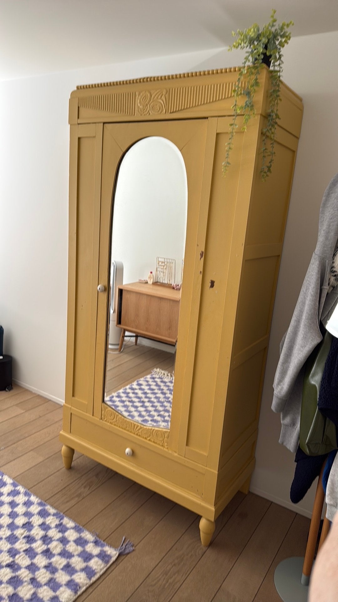 Gele antieke kast met spiegel, Huis en Inrichting, Kasten | Kleerkasten, Ophalen, Gebruikt, 200 cm of meer, Eikenhout