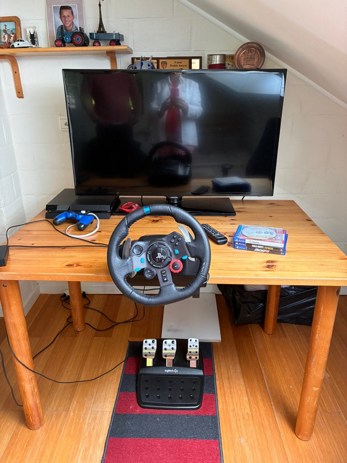 Playstation 4 plus wheel plus tv, Consoles de jeu & Jeux vidéo, Enlèvement, Comme neuf