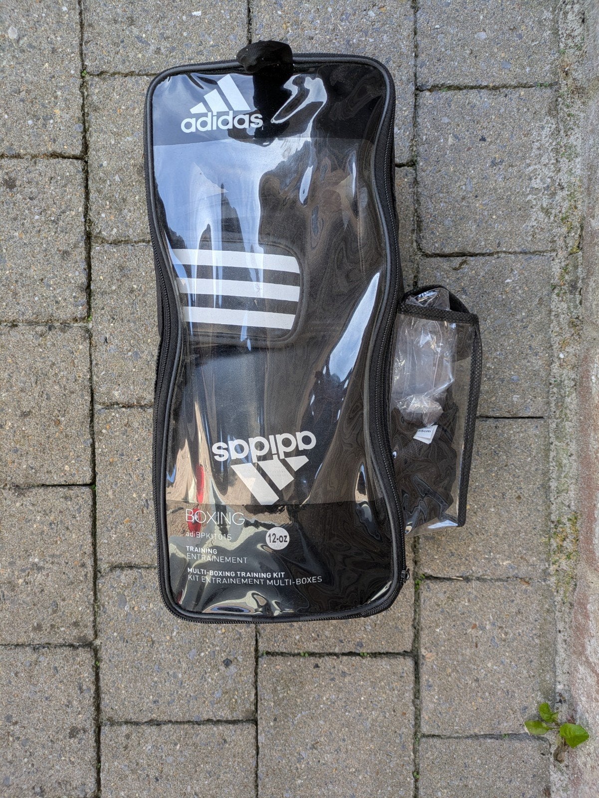 boxing zak met handschoenen, Enlèvement