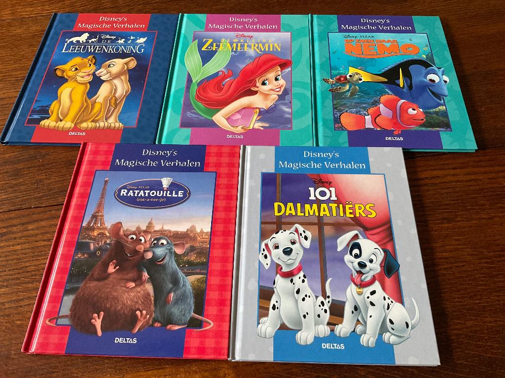 Disney‘s Magische Verhalen: set van 5 boekjes, Ophalen, Zo goed als nieuw