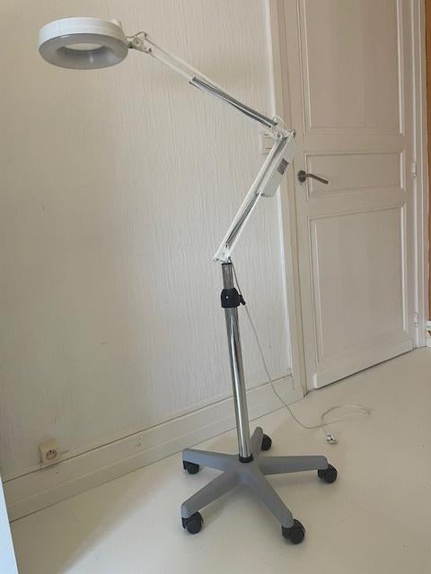 Loupelamp op voet met wielen, Sport en Fitness, Ophalen, Zo goed als nieuw