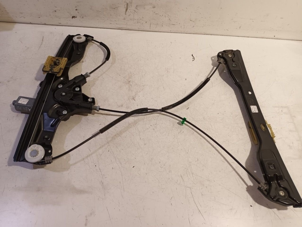 Raammechaniek elektrisch rechts voor Opel Adam, Onderdelen@venauto.nl, Van der Ven Autorecycling B.V., Gebruikt, Ettenseweg 76, 4706 PB Roosendaal, The Netherlands
