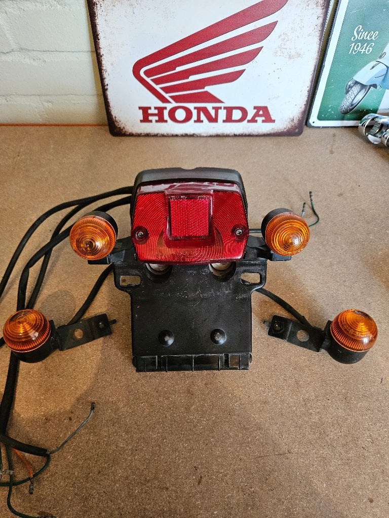 Honda monkey R achterlicht en pinkers, Fietsen en Brommers, Brommeronderdelen | Algemeen, Verzenden, Zo goed als nieuw, Overige typen
