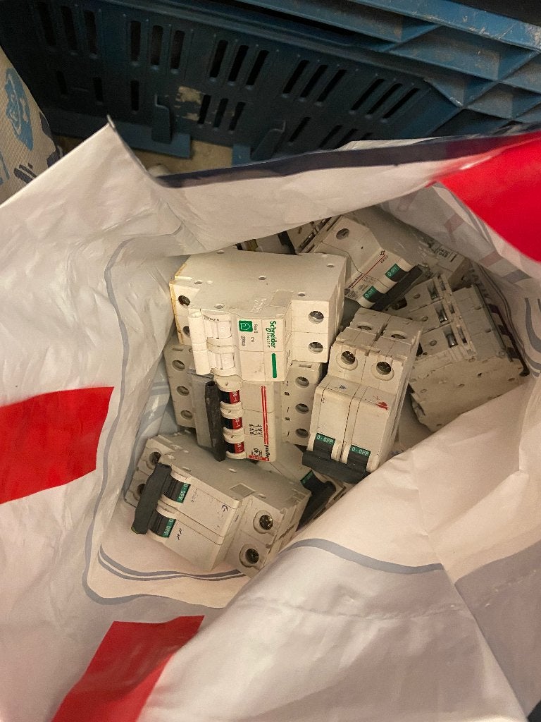 Niko elektriciteit, Doe-het-zelf en Bouw, Ophalen, Zo goed als nieuw, Schakelaar