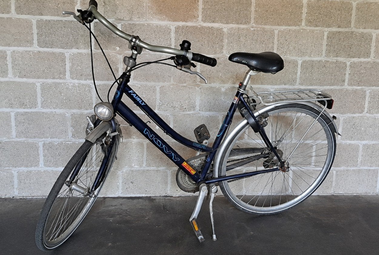 Novy, damesfiets 28'', Vélos & Vélomoteurs, Vélos | Femmes | Vélos pour femme, Autres marques, Vitesses, Frein sur jante, Enlèvement