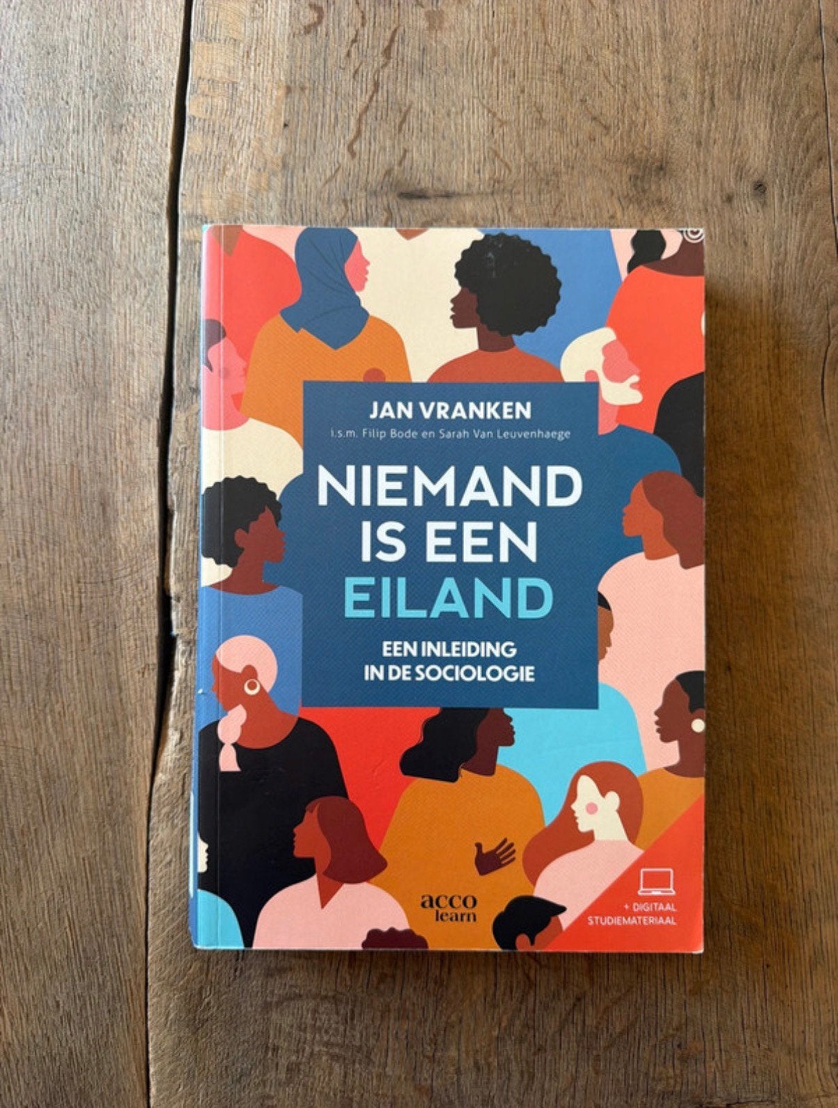 Studieboek ‘Niemand is een eiland.’, Ophalen, Zo goed als nieuw