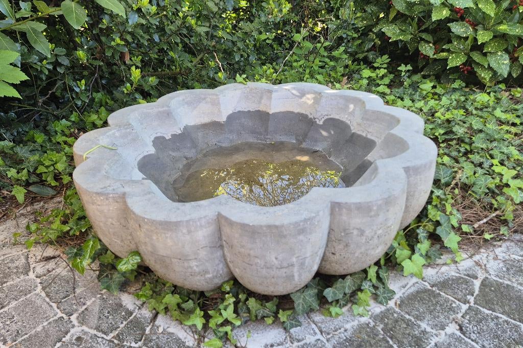 Massieve Watertafel in Blauwe Natuursteen diameter 80 cm, Tuin en Terras, Waterpartijen en Fonteinen, Ophalen, Zo goed als nieuw
