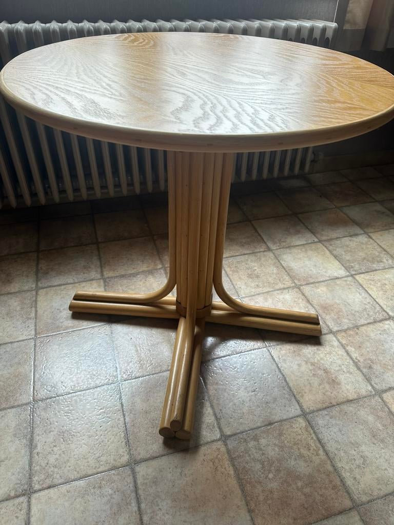 Table en rotin, Ophalen, Gebruikt