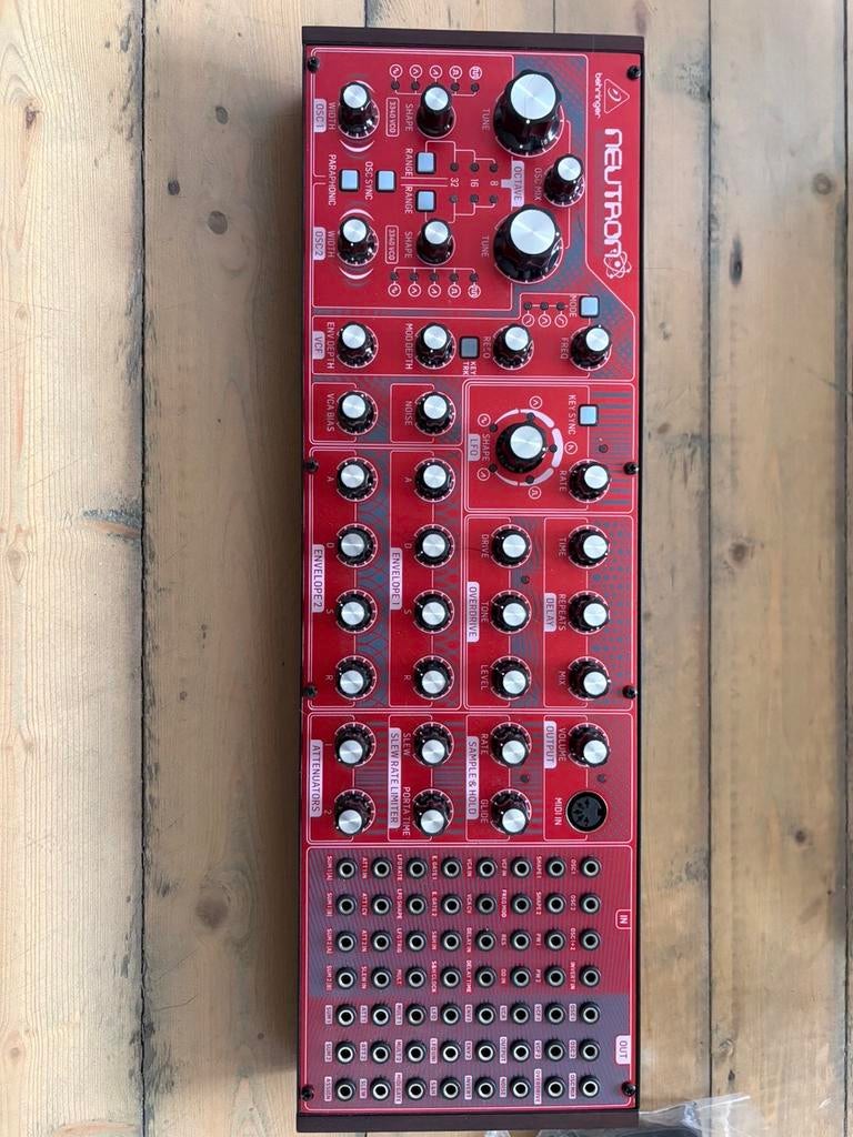 Nieuwe behringer neutron., Ophalen of Verzenden, Zo goed als nieuw