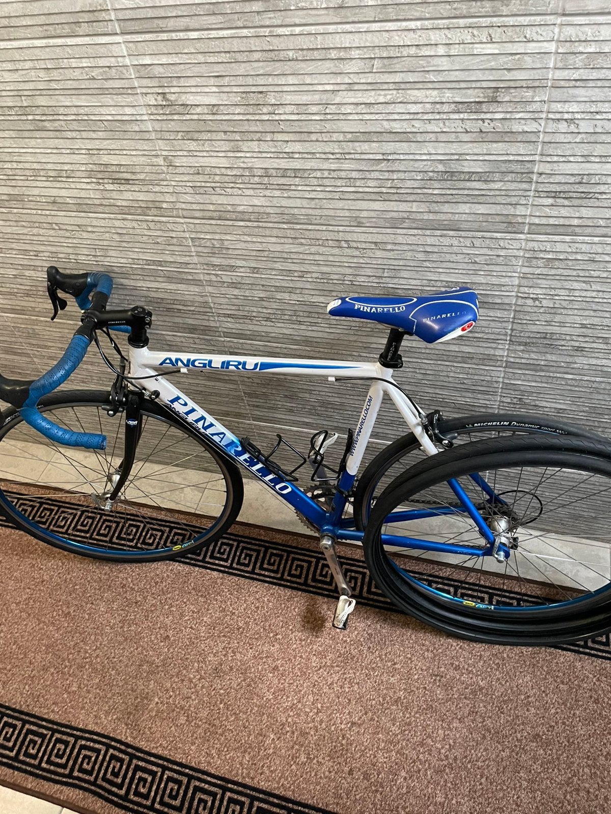Vélo de course, Pinarello, bleu et blanc, Vélos & Vélomoteurs, Autres marques, Frein sur jante, Enlèvement ou Envoi, Aluminium