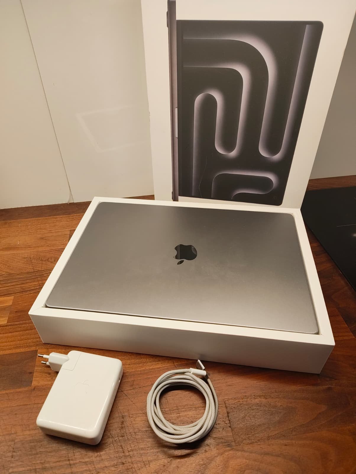 Macbook pro 16 inch - M2 Pro, Ophalen, Qwerty, Zo goed als nieuw, MacBook