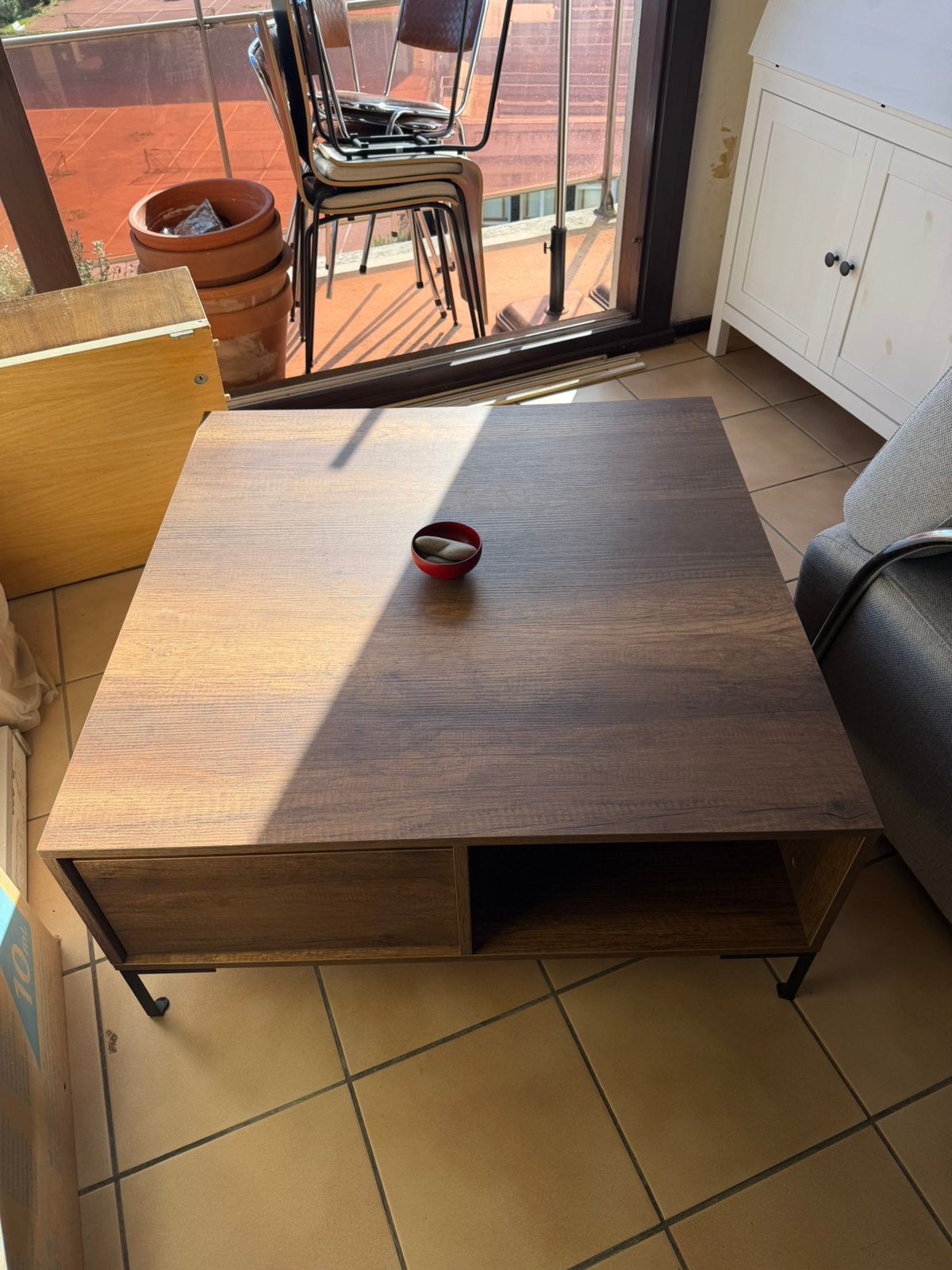 Table basse carrée - style industriel - comme neuve, Maison & Meubles, Enlèvement