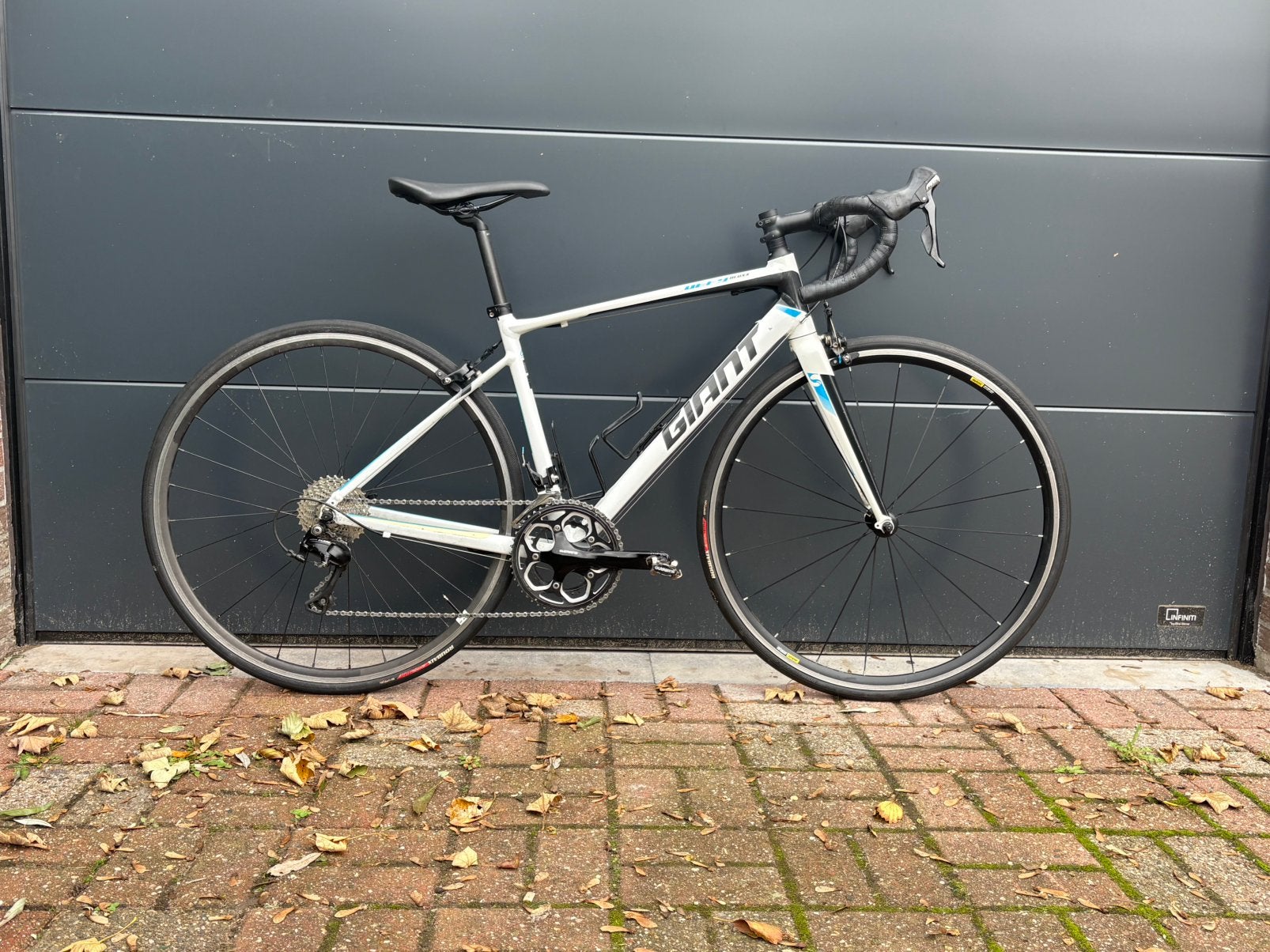 Koersfiets Giant Defy SL, Fietsen en Brommers, 28 inch, Velgrem, Aluminium, Zo goed als nieuw