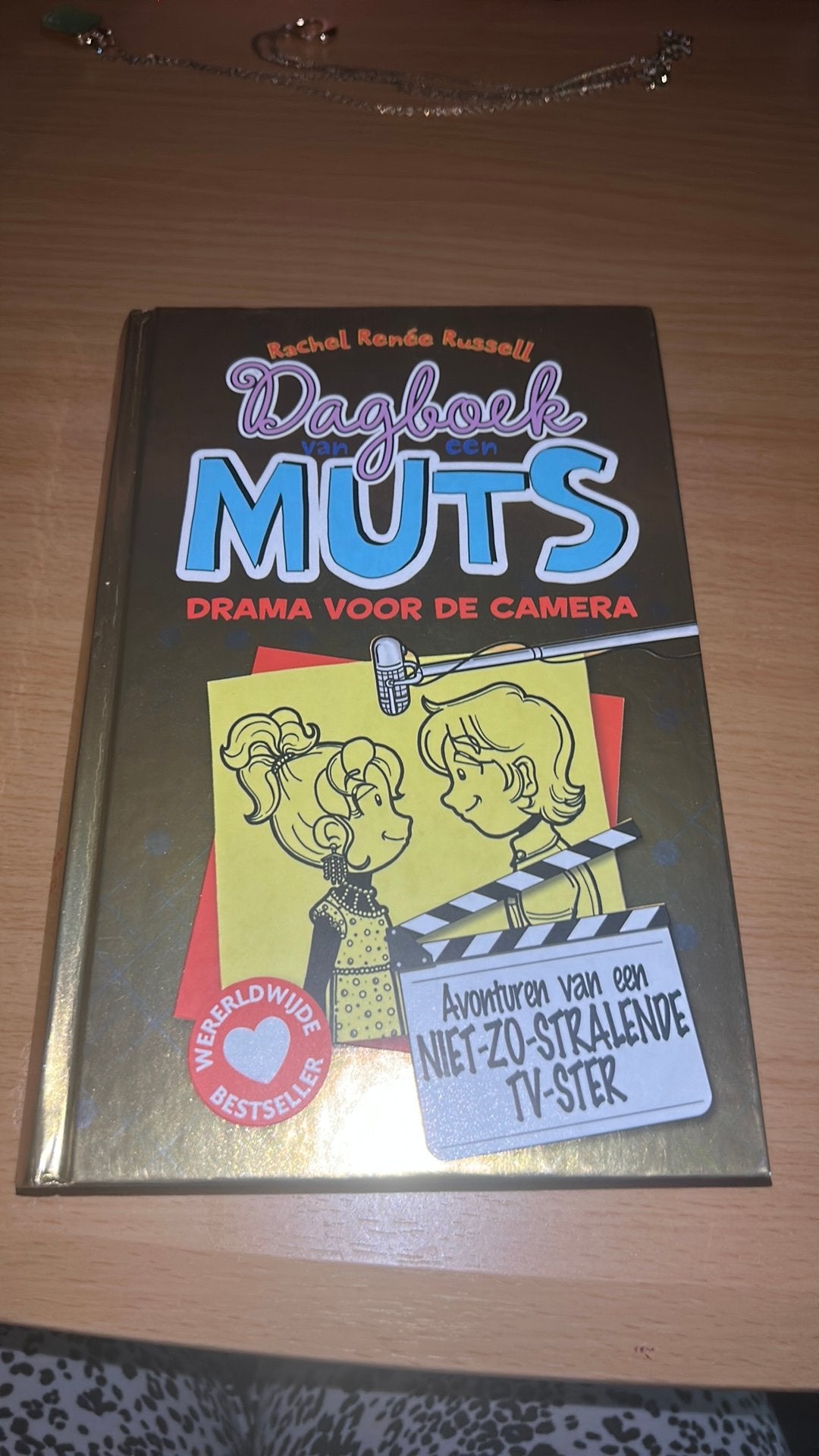 Dagboek van een muts: drama voor de camera, Ophalen, Zo goed als nieuw