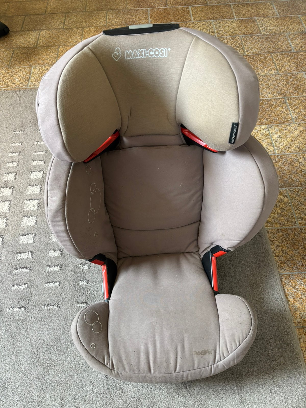 Taupekleurige autostoel Rodifix, Kinderen en Baby's, Autostoeltjes, Verstelbare rugleuning, Gebruikt, Isofix, Maxi-Cosi