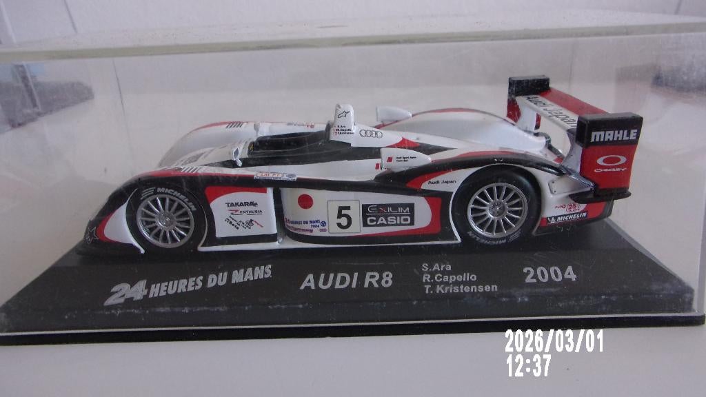 AUDI R8 le MANS 2004.IXO 1/43 COMME NEUVE,VITRINE, Enlèvement ou Envoi, Comme neuf, Voiture, Autres marques