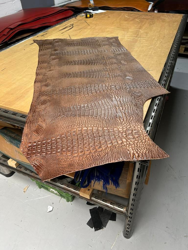 Bruin tuig leer krokodil print half soepel 2.8 mm dikte, Ophalen of Verzenden, Zo goed als nieuw, Bruin