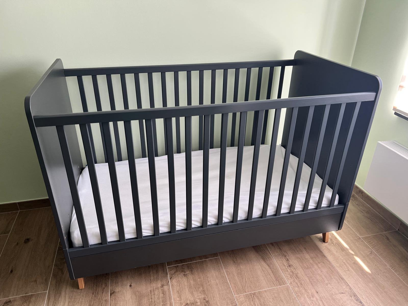 Volledige babykamer + park + verzorgingstafel QUAX, Kinderen en Baby's, Ophalen, Zo goed als nieuw