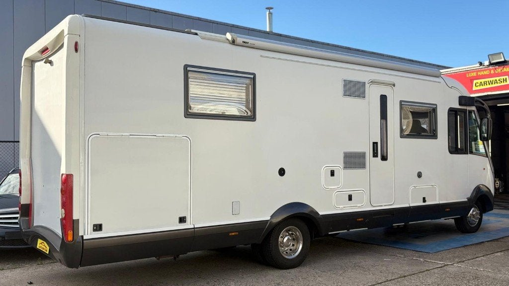 CARTHAGO CHIC HIGH-LINE IVECO 3.0  170 PK  AUTOMAAT 65.000km, Caravanes & Camping, Jusqu'à 4, Entreprise, Intégral, Douche
