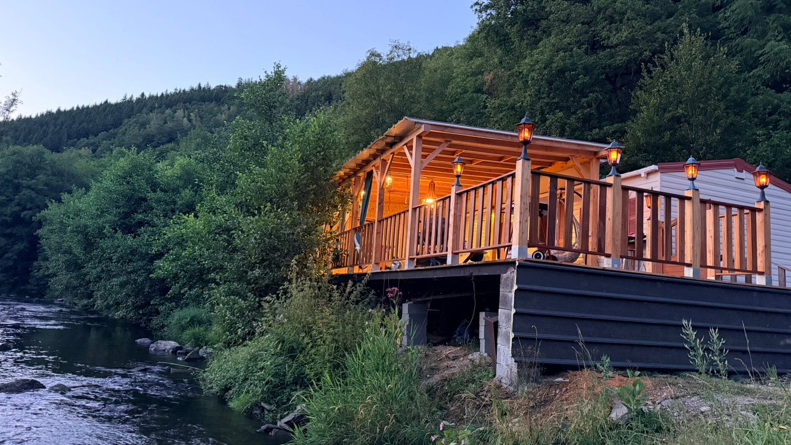 Caravan te huur Trois ponts (Beau Rivage), Entreprise