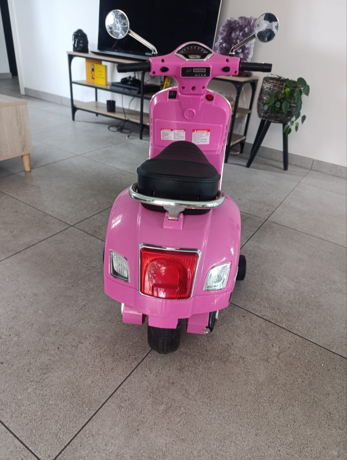 roze kindervespa, Zo goed als nieuw