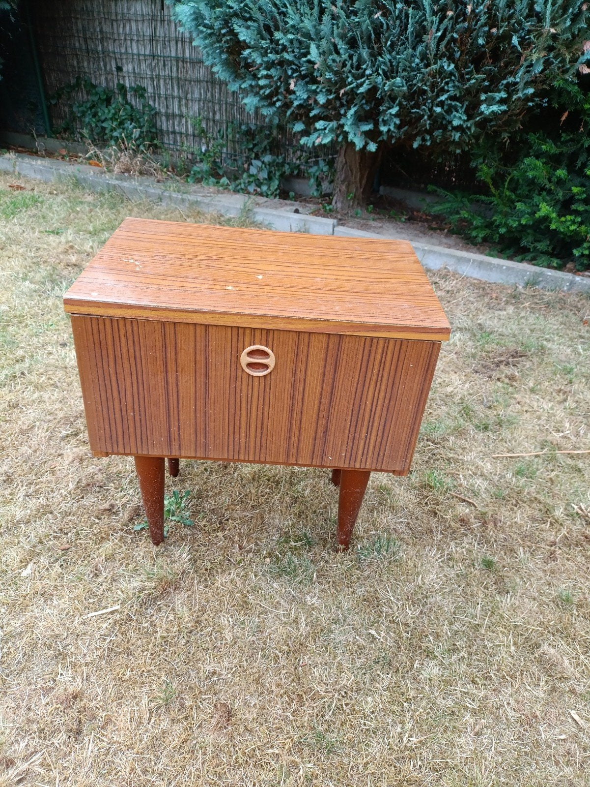 klein nachtkastje gratis, Ophalen, Hout