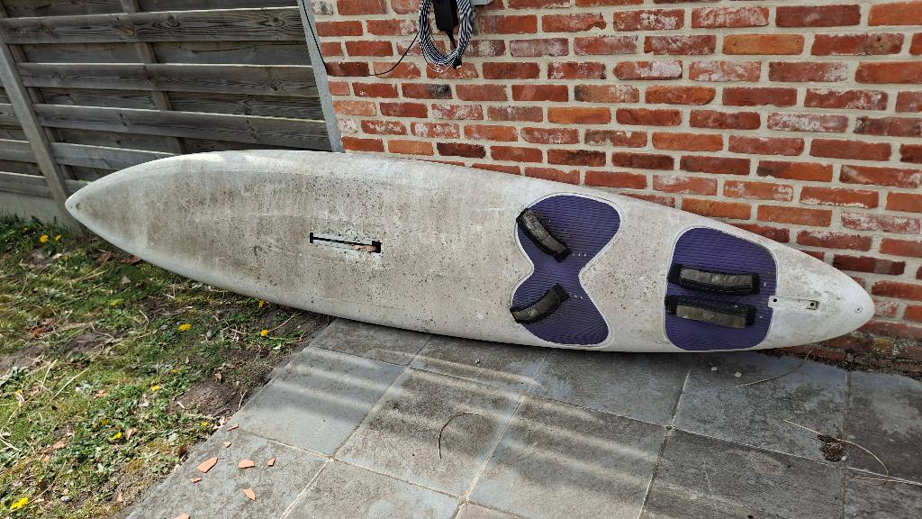 Oude surfplank GRATIS, Watersport en Boten, Windsurfen, Ophalen, Gebruikt, Plank