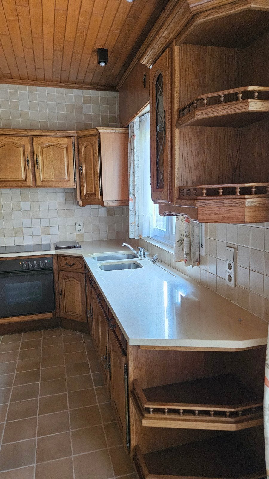 Massief eiken keuken + Silestone + Miele vaatwasser, Huis en Inrichting, Stoffering | Vloerbedekking, Ophalen, Gebruikt