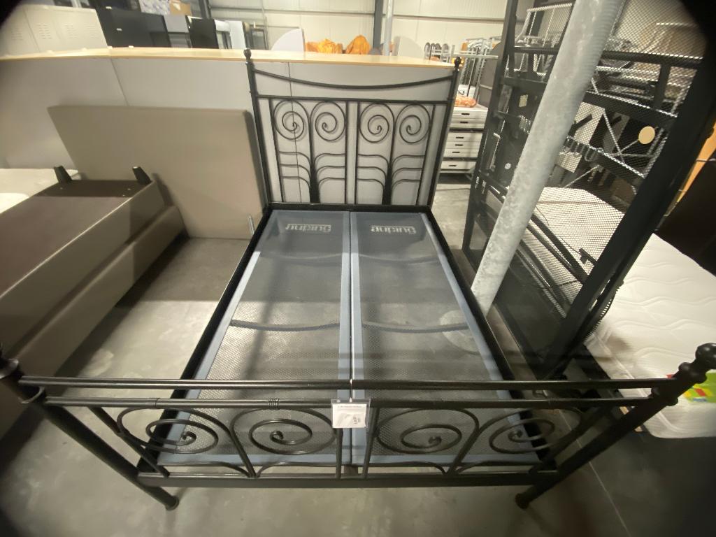 (39) metalen zwart bed 140x200 met lattenbodem, Ophalen, Gebruikt, Zwart