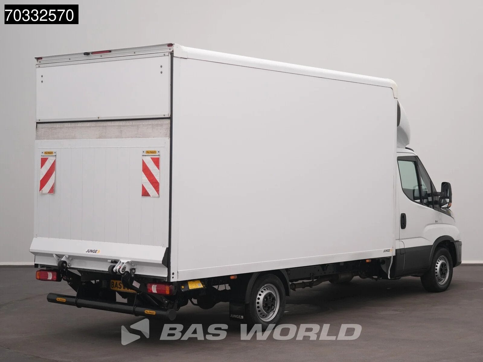 Iveco Daily 35S16 Automaat Laadklep 160PK Airco Hi-Connect C, Auto's, Bestelwagens en Lichte vracht, Automaat, Stof, Gebruikt
