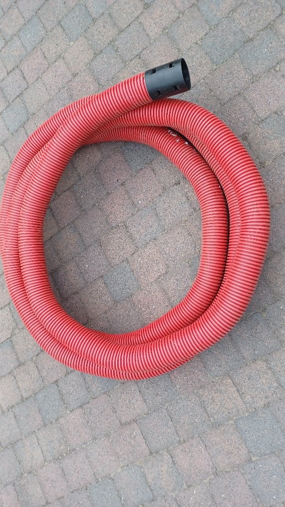 Geribde oranje wachtbuis met mof diameter 90mm, 7m., Ophalen, Overige typen, PVC, Nieuw