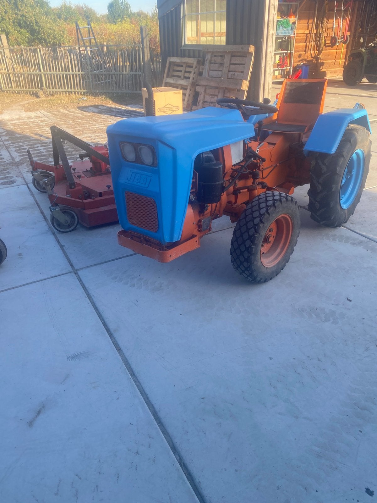 Tracteur Nibbi avec tondeuse, Enlèvement