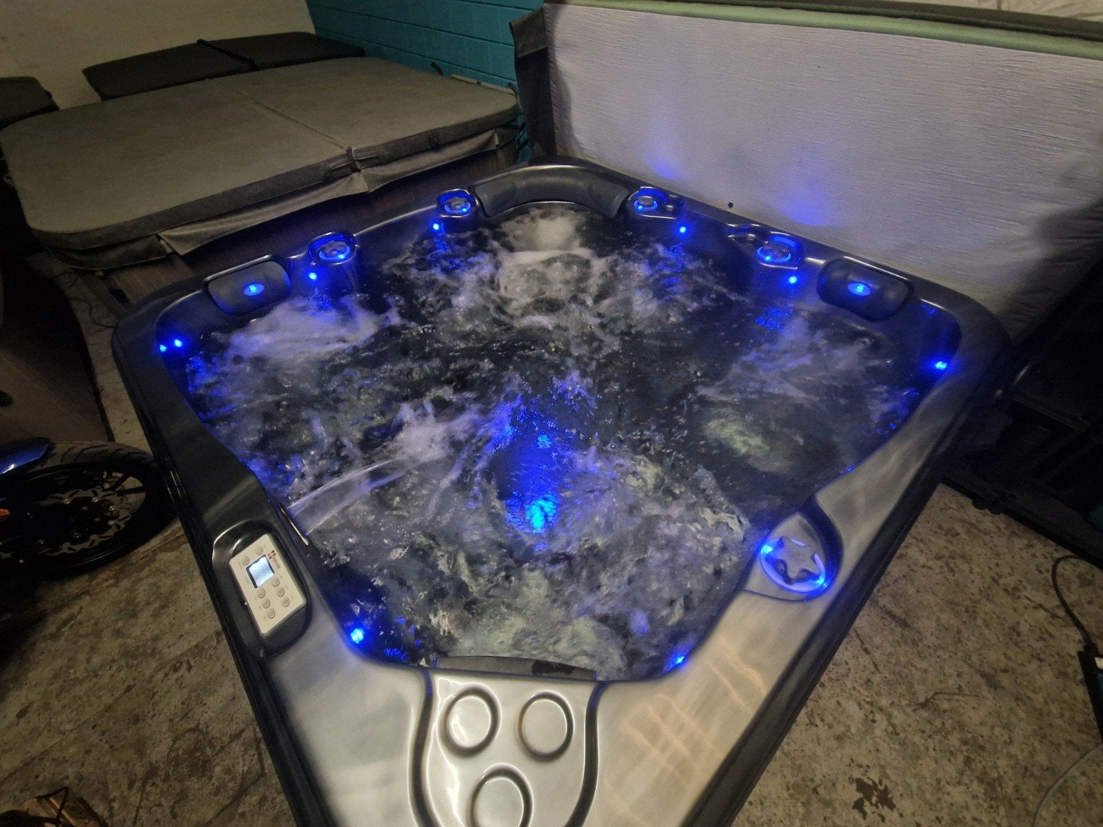 Prachtige Passion spa Pleasure 4 zit & 1 ligplek, Jardin & Terrasse, Bains à remous et Spas, Enlèvement ou Envoi, Utilisé, Pompe