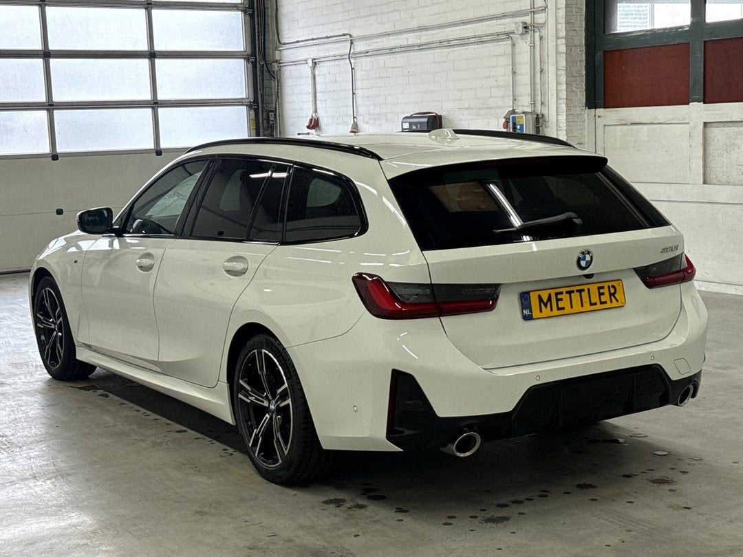 BMW 3-serie Touring 320i, M-sportpakket, M pakket, 360 camer, Automaat, Achterwielaandrijving, 4 cilinders, Alcantara